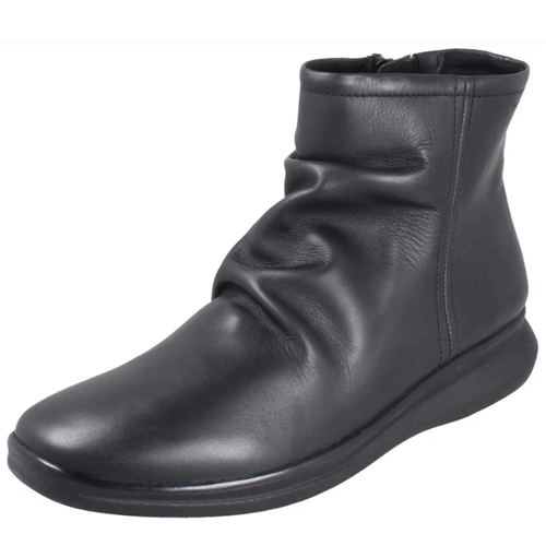 Clarks ‘Lynell Park’ – Womens Zip Fastening Waterproof Ankle Boot